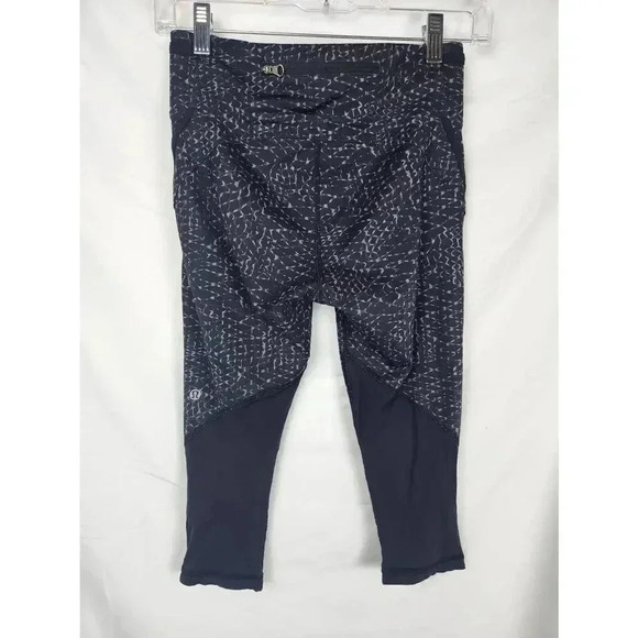 Lululemon Real Quick Crop Leggings Snakeprint Black Gray Size 4. - Picture 2 of 8